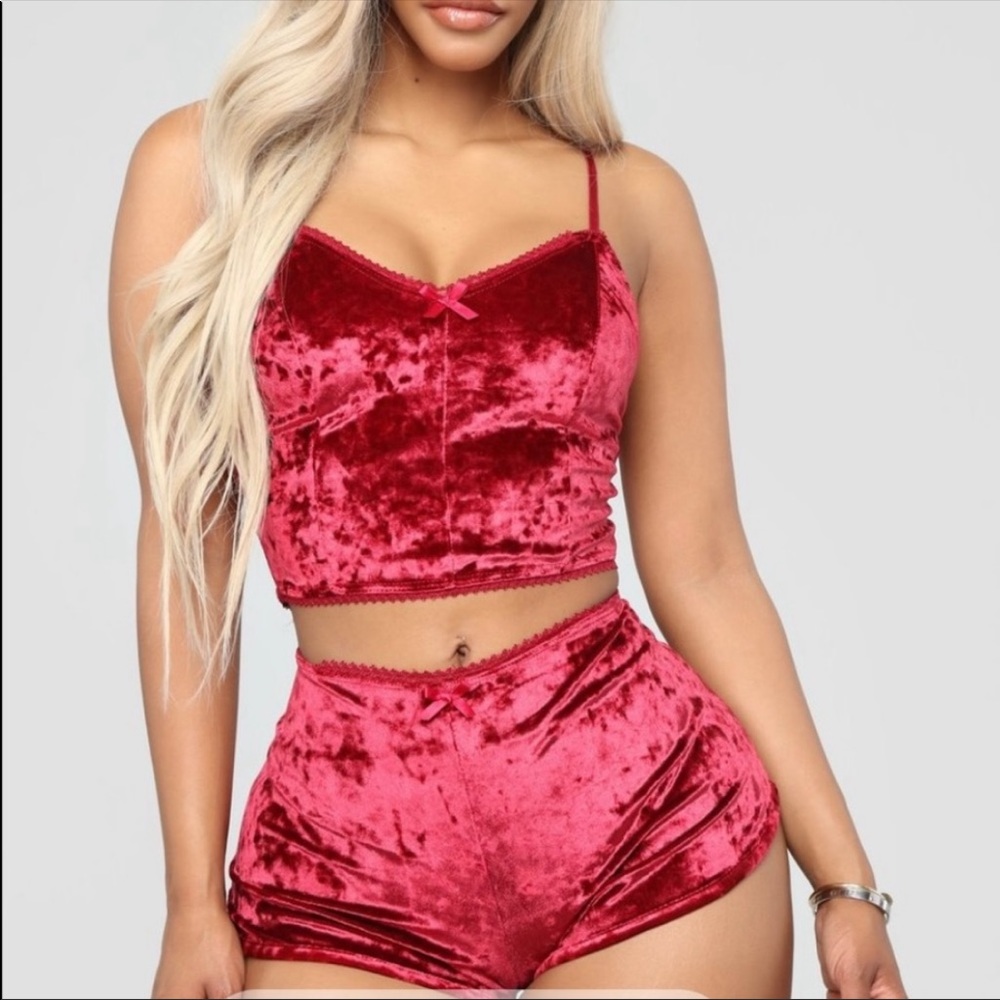 Fashion nova velvet pj set